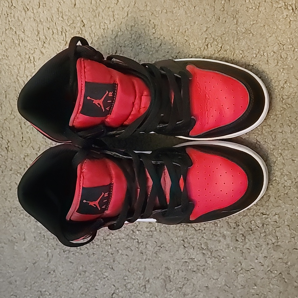 Jordan 1 mid size 7Y (GS)